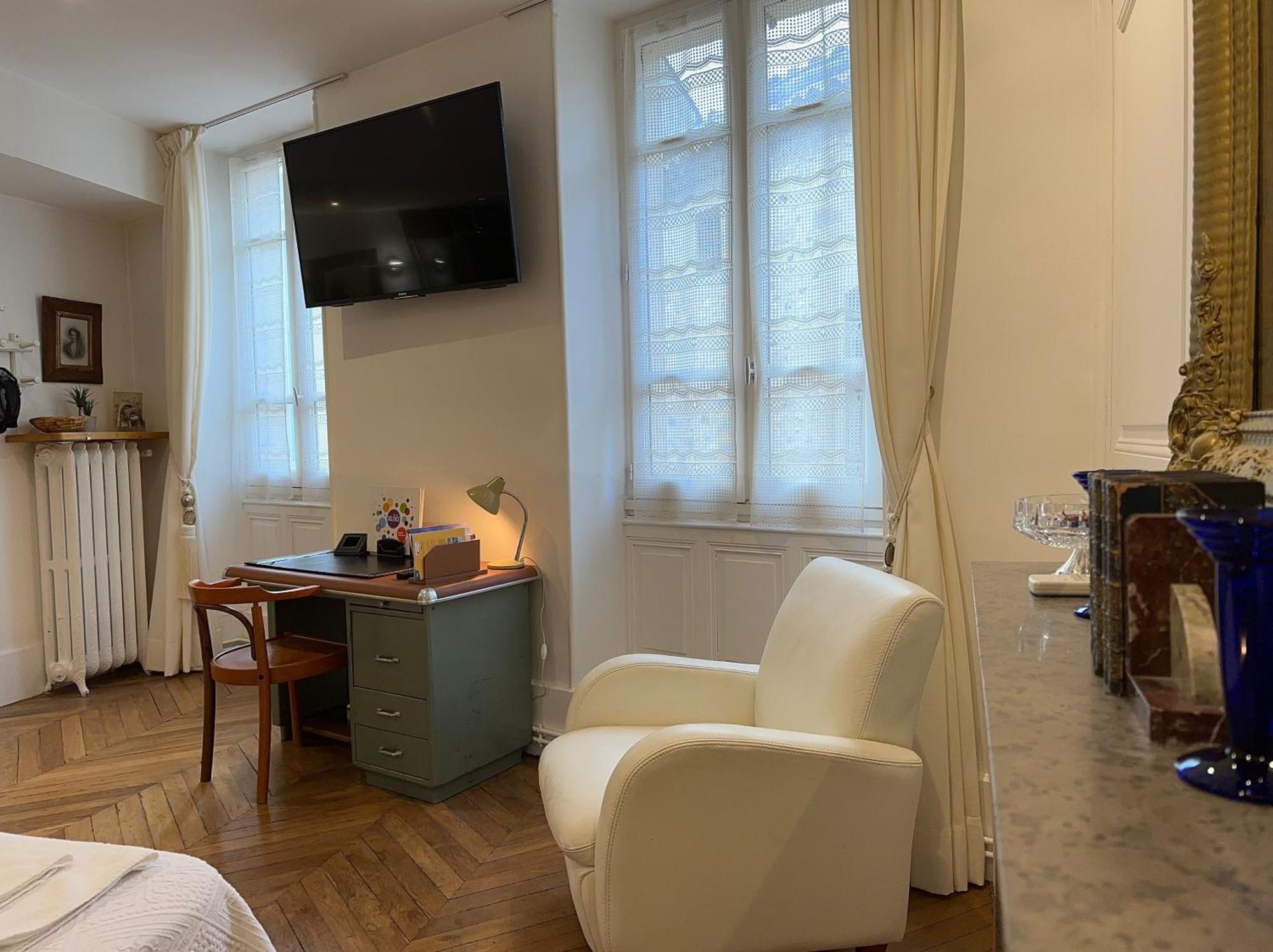 Chambre De Charme Au Coeur Du Vieux Valence - Confort & Calme Bagian luar foto