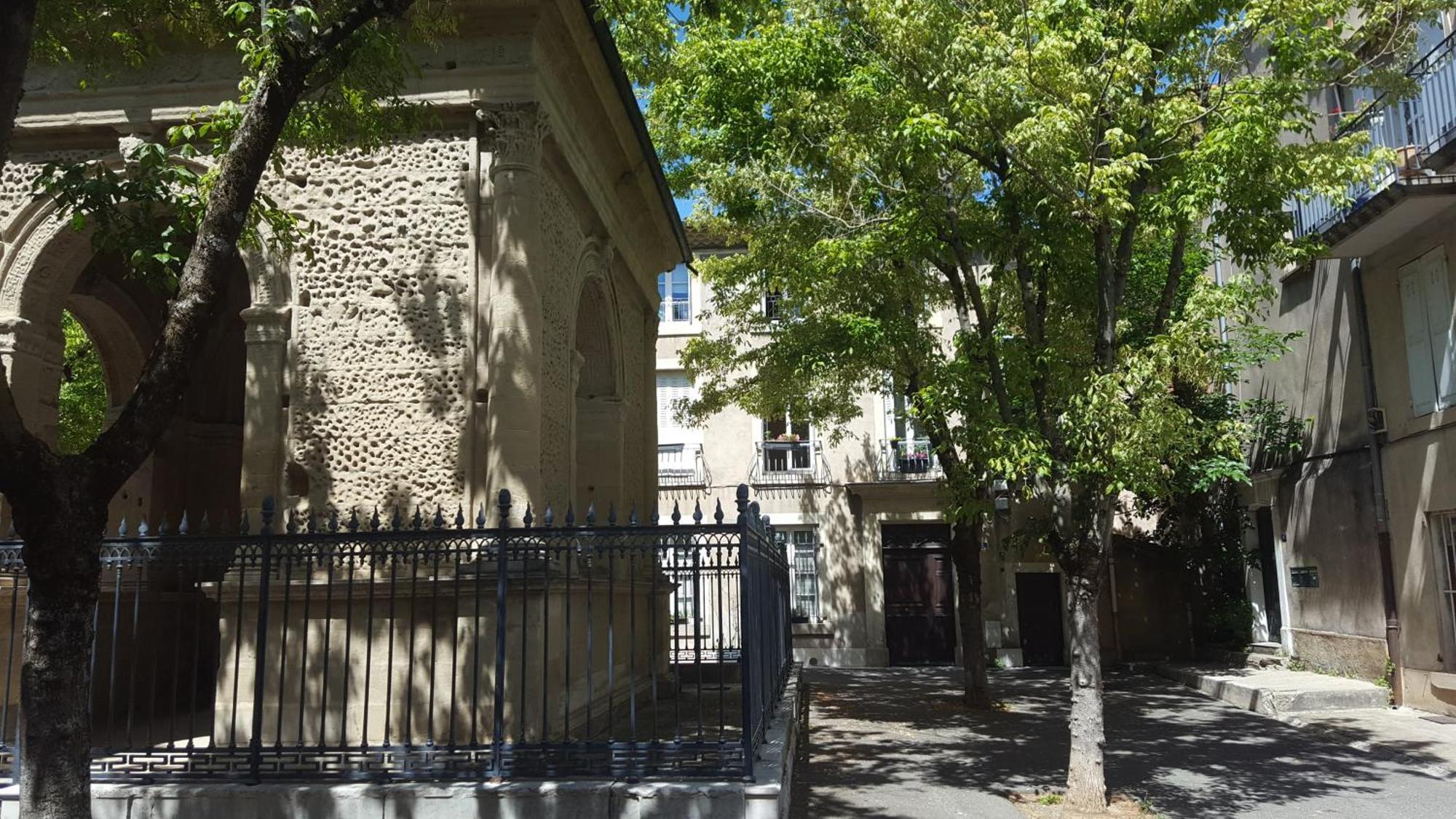 Chambre De Charme Au Coeur Du Vieux Valence - Confort & Calme Bagian luar foto
